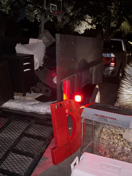 Junk Hauler in Austin, TX